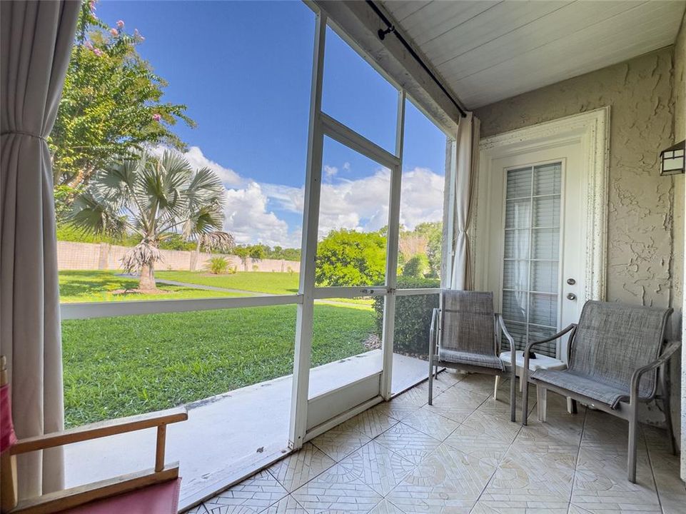 For Sale: $269,900 (2 beds, 2 baths, 1128 Square Feet)