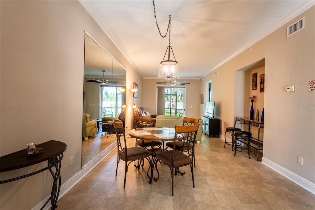 For Sale: $269,900 (2 beds, 2 baths, 1128 Square Feet)