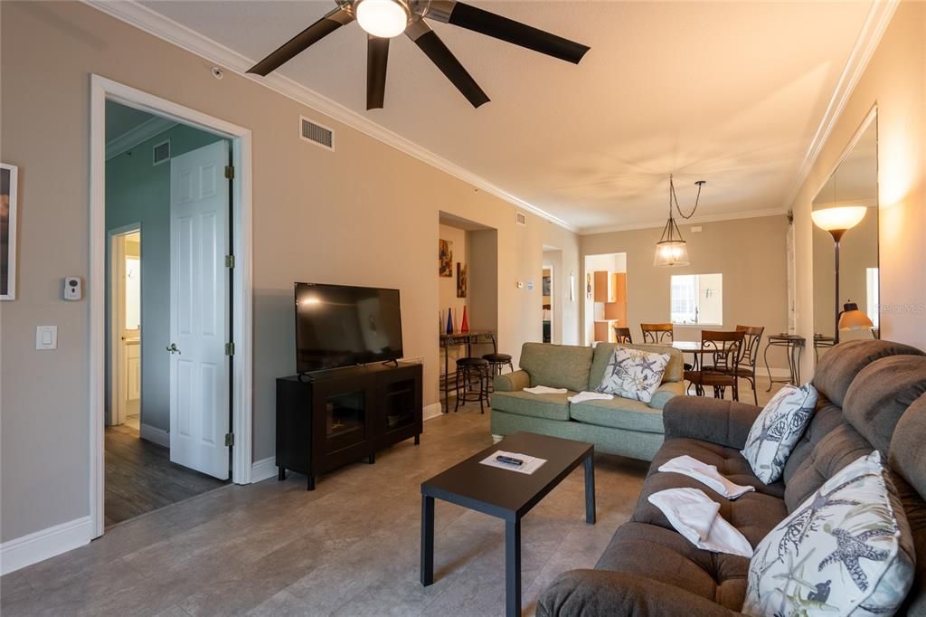 For Sale: $269,900 (2 beds, 2 baths, 1128 Square Feet)