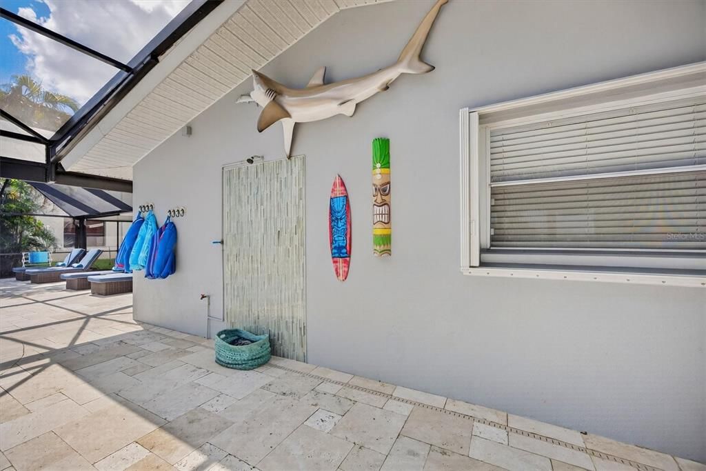 For Sale: $1,100,000 (3 beds, 3 baths, 1941 Square Feet)