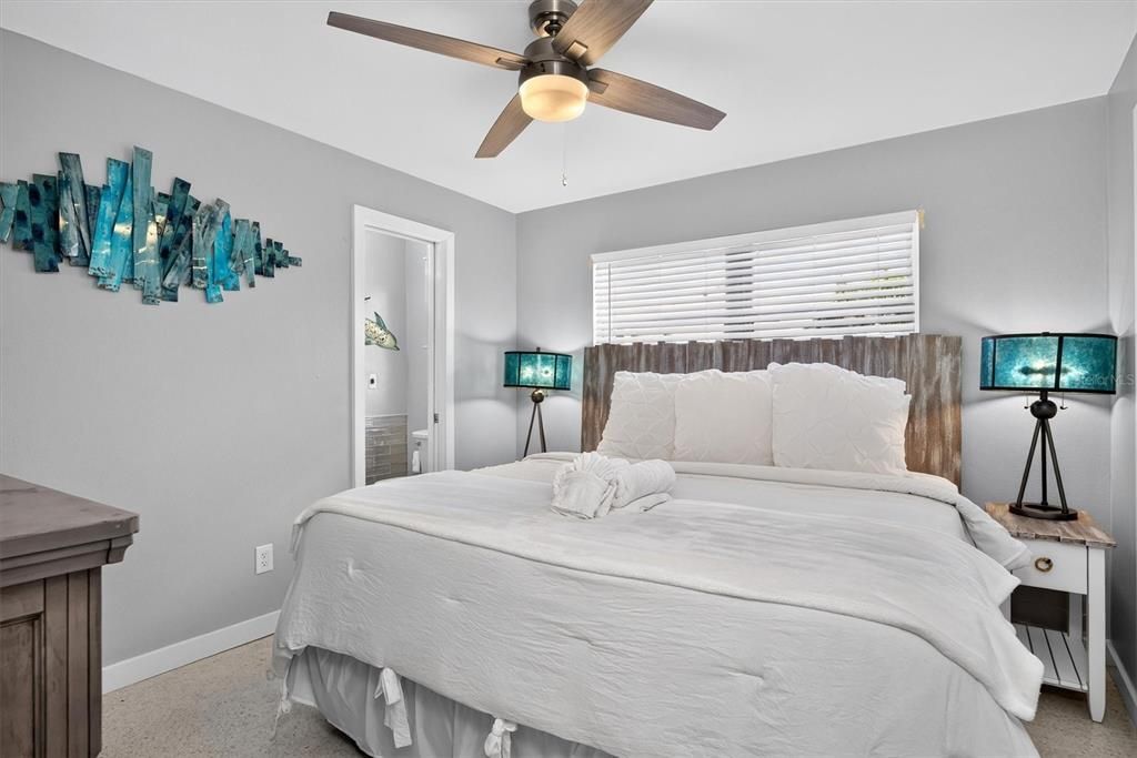 For Sale: $1,100,000 (3 beds, 3 baths, 1941 Square Feet)