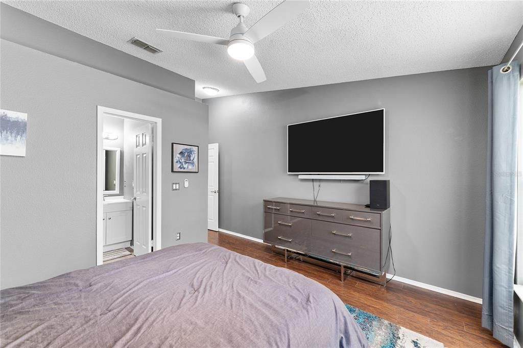 For Rent: $2,000 (2 beds, 2 baths, 1148 Square Feet)