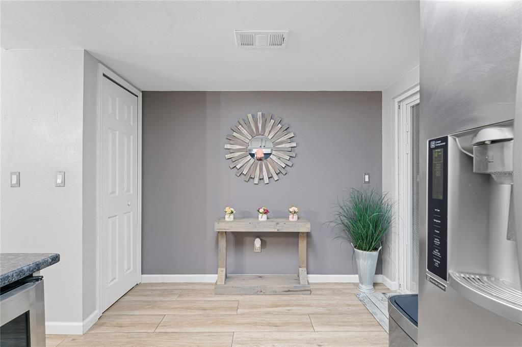 For Rent: $2,000 (2 beds, 2 baths, 1148 Square Feet)