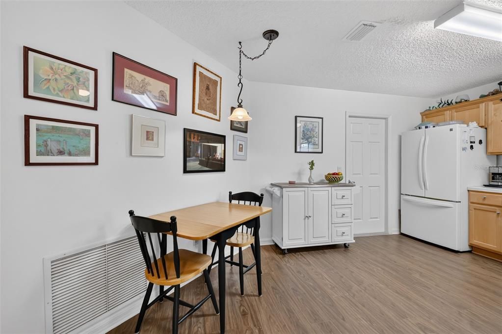 For Sale: $300,000 (2 beds, 2 baths, 1200 Square Feet)