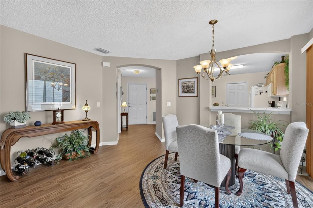 For Sale: $300,000 (2 beds, 2 baths, 1200 Square Feet)