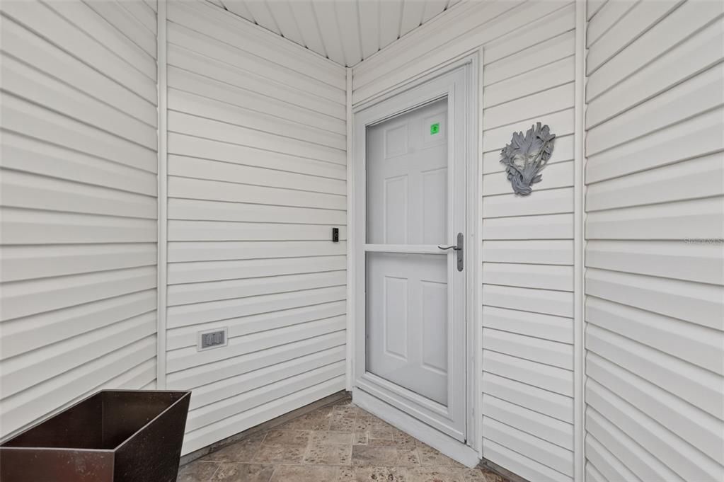 For Sale: $300,000 (2 beds, 2 baths, 1200 Square Feet)