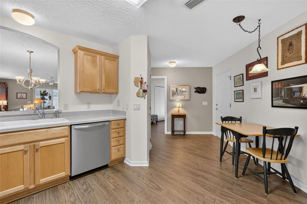 For Sale: $300,000 (2 beds, 2 baths, 1200 Square Feet)