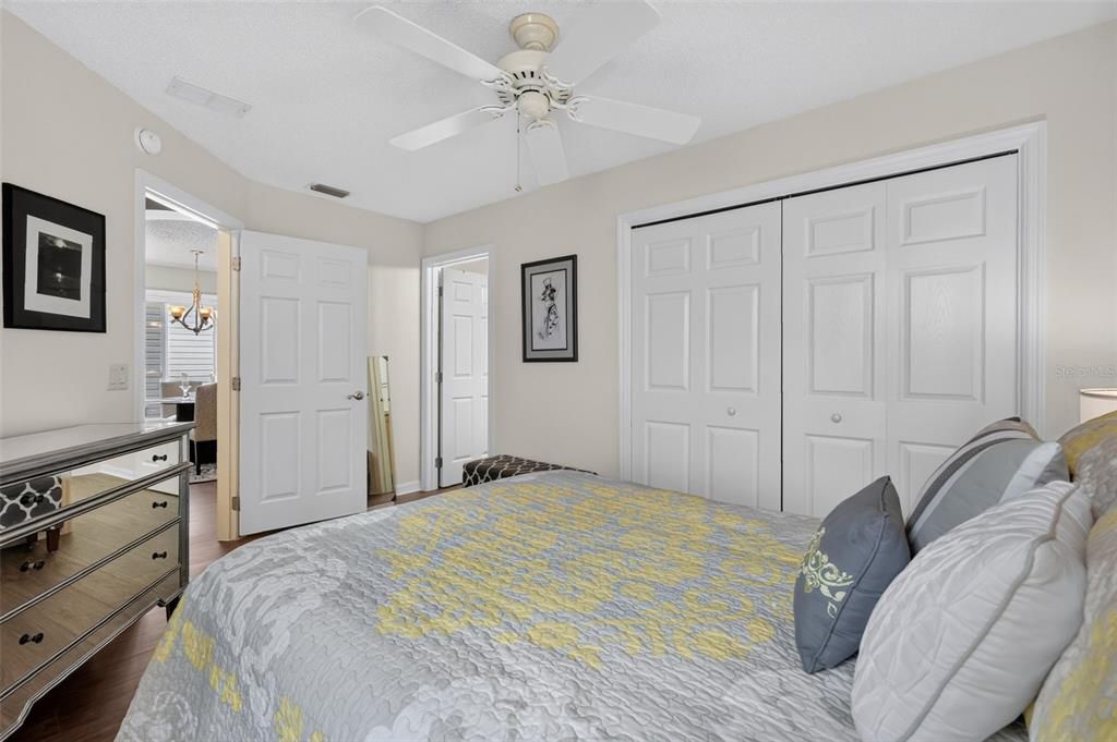 For Sale: $300,000 (2 beds, 2 baths, 1200 Square Feet)