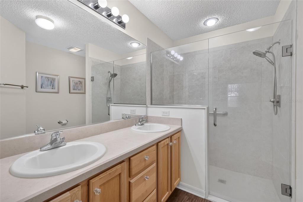 For Sale: $300,000 (2 beds, 2 baths, 1200 Square Feet)