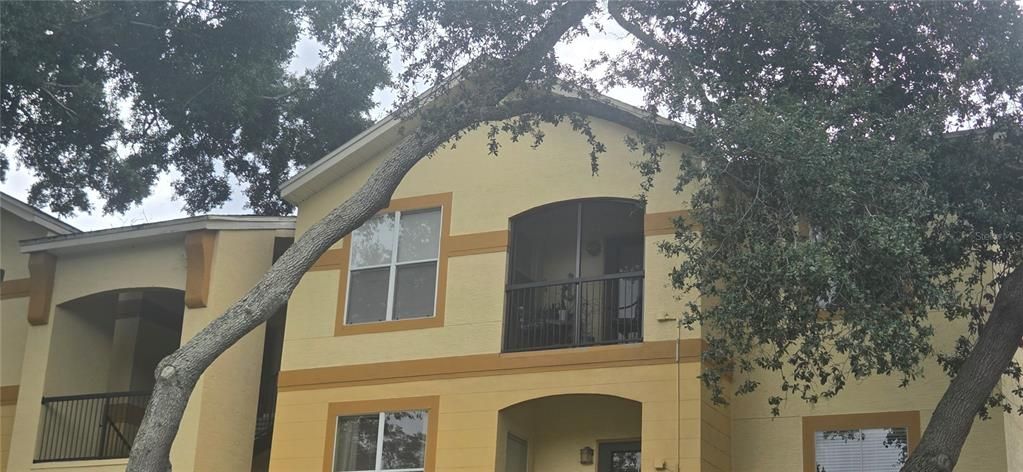 For Sale: $189,900 (1 beds, 1 baths, 868 Square Feet)