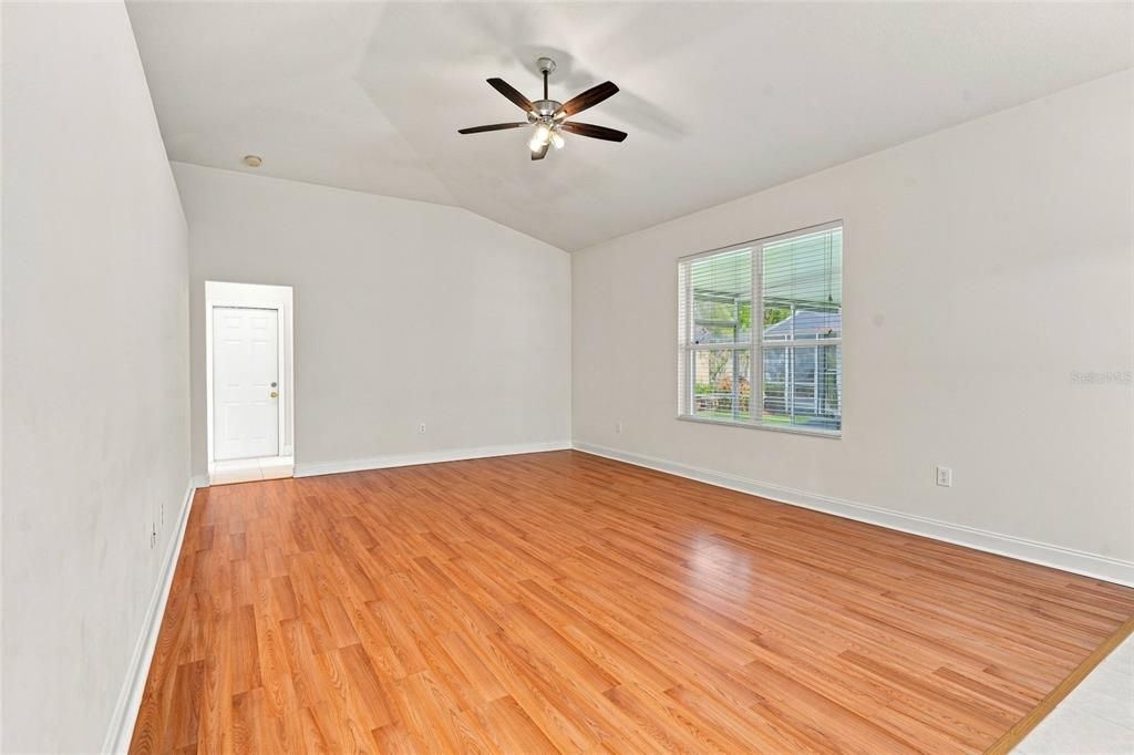 For Sale: $435,000 (4 beds, 3 baths, 2242 Square Feet)