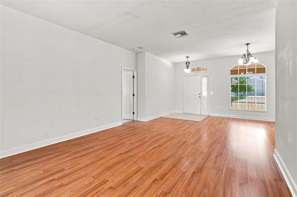 For Sale: $435,000 (4 beds, 3 baths, 2242 Square Feet)
