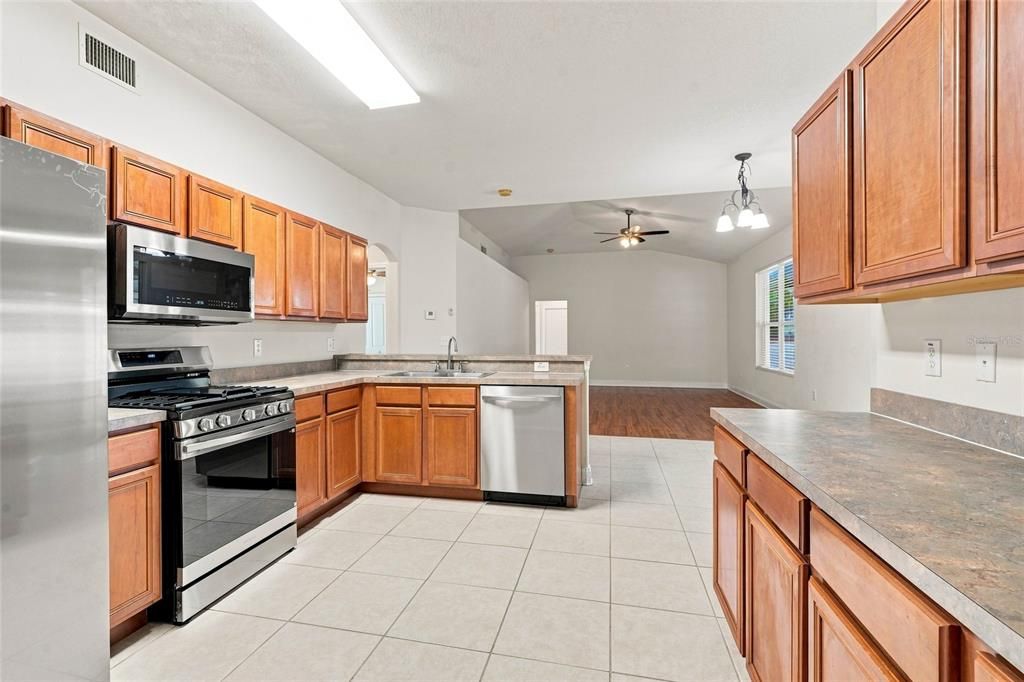 For Sale: $435,000 (4 beds, 3 baths, 2242 Square Feet)