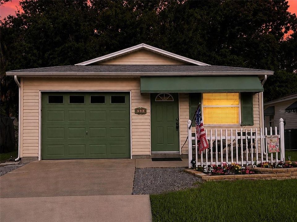 For Sale: $168,900 (2 beds, 1 baths, 708 Square Feet)