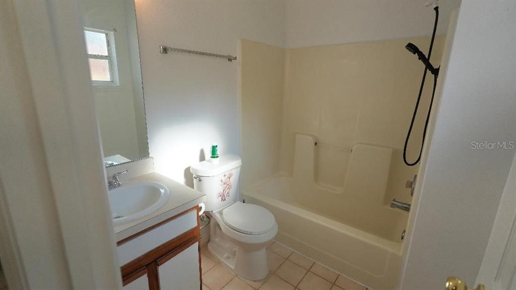 For Rent: $2,100 (3 beds, 2 baths, 1130 Square Feet)