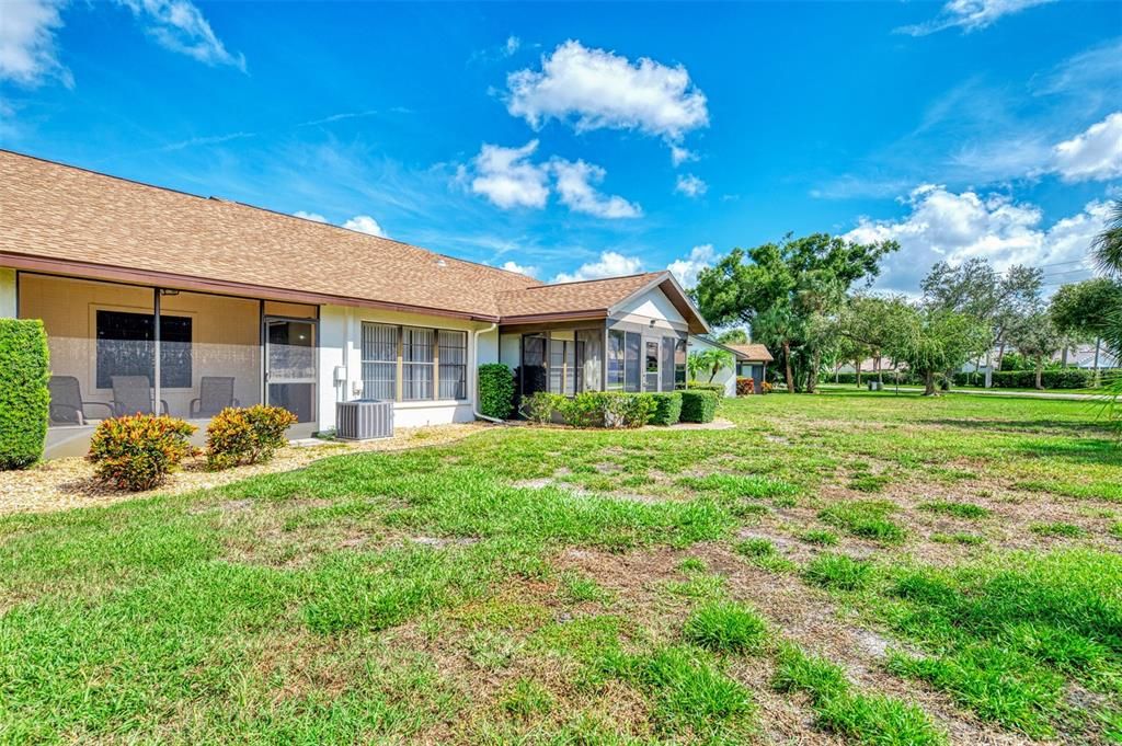 For Sale: $229,000 (2 beds, 2 baths, 1129 Square Feet)