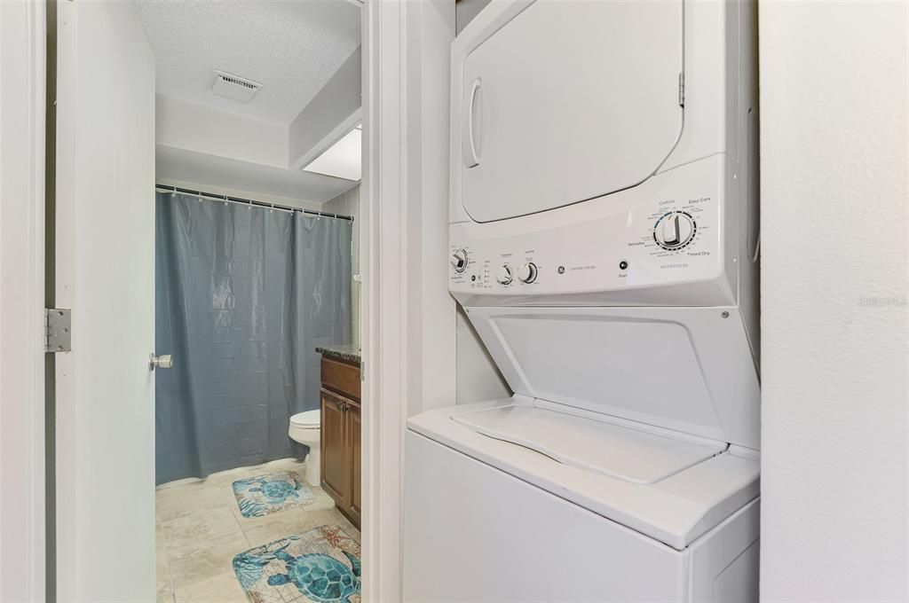 For Sale: $229,000 (2 beds, 2 baths, 1129 Square Feet)