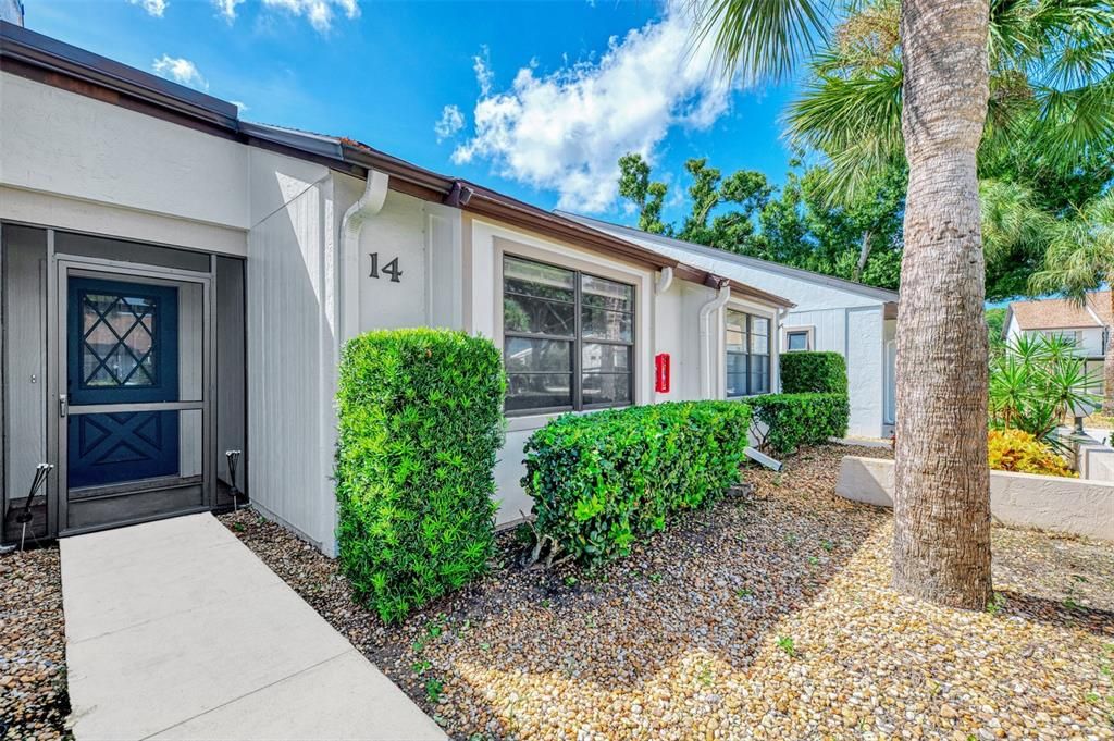 For Sale: $229,000 (2 beds, 2 baths, 1129 Square Feet)