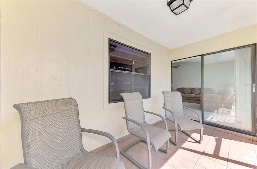 For Sale: $229,000 (2 beds, 2 baths, 1129 Square Feet)
