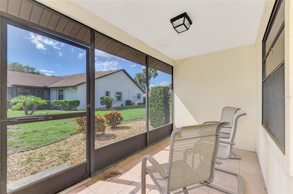 For Sale: $229,000 (2 beds, 2 baths, 1129 Square Feet)
