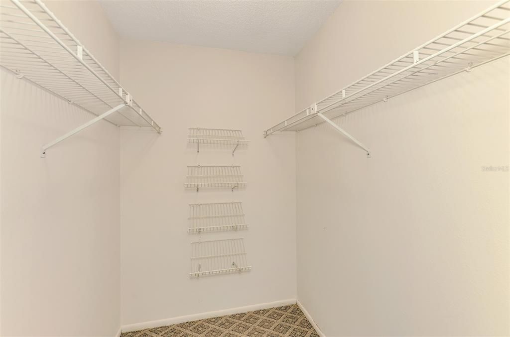 For Sale: $229,000 (2 beds, 2 baths, 1129 Square Feet)