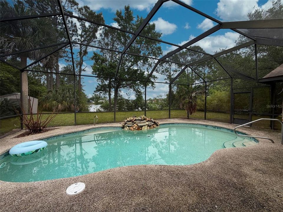 For Sale: $375,000 (3 beds, 3 baths, 2056 Square Feet)