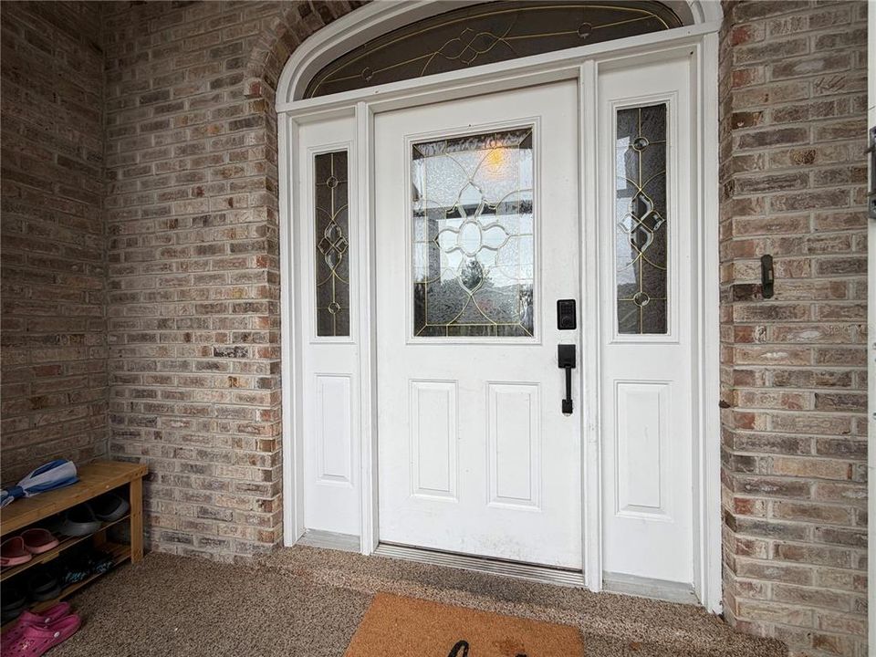 For Sale: $375,000 (3 beds, 3 baths, 2056 Square Feet)