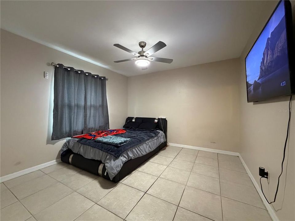 For Sale: $375,000 (3 beds, 3 baths, 2056 Square Feet)