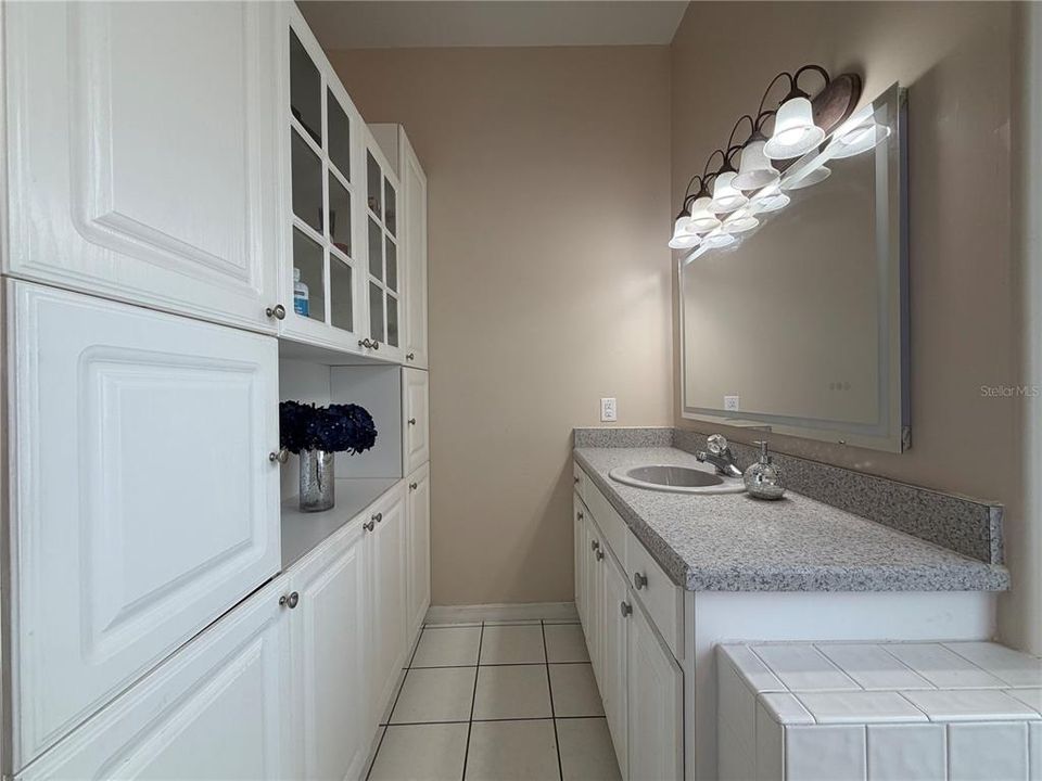 For Sale: $375,000 (3 beds, 3 baths, 2056 Square Feet)