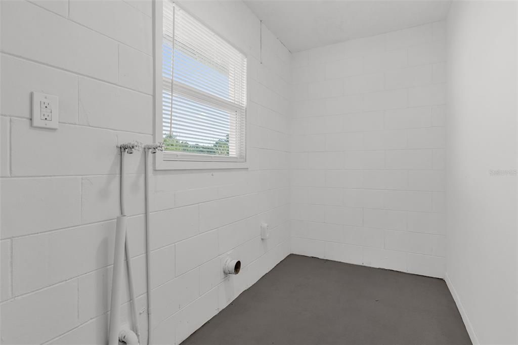 For Sale: $299,000 (3 beds, 2 baths, 1849 Square Feet)