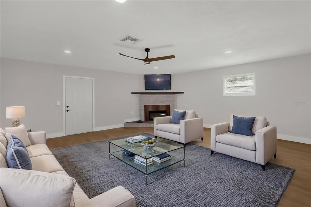 For Sale: $299,000 (3 beds, 2 baths, 1849 Square Feet)