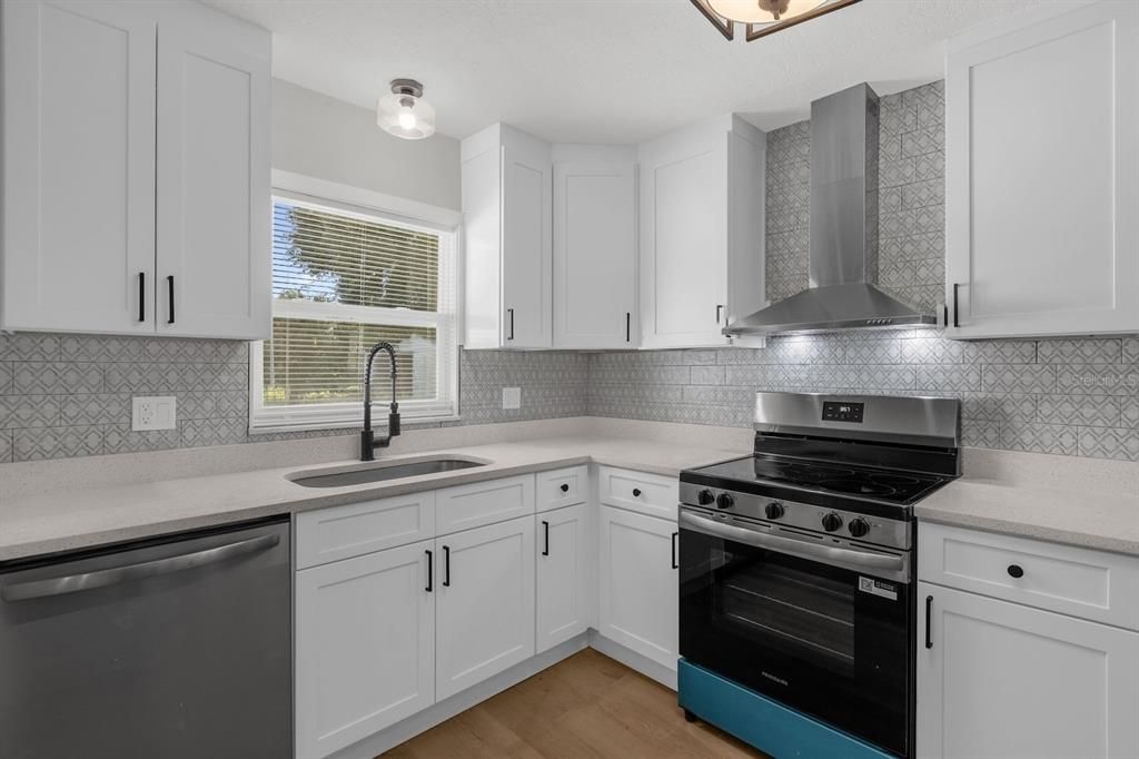 For Sale: $299,000 (3 beds, 2 baths, 1849 Square Feet)