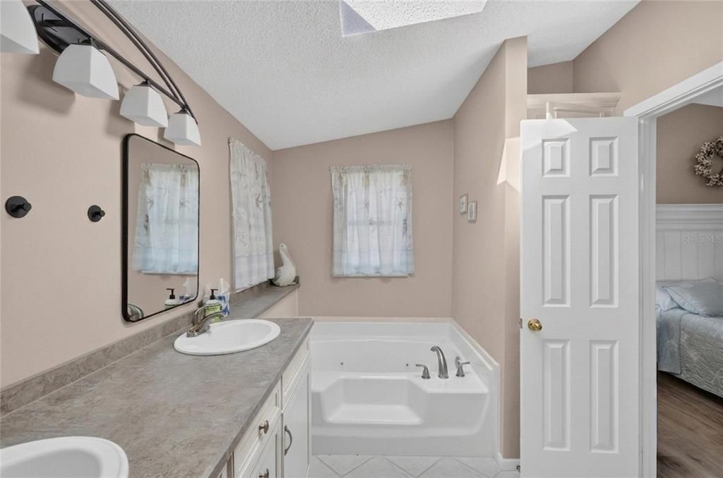 For Sale: $429,000 (2 beds, 2 baths, 1456 Square Feet)