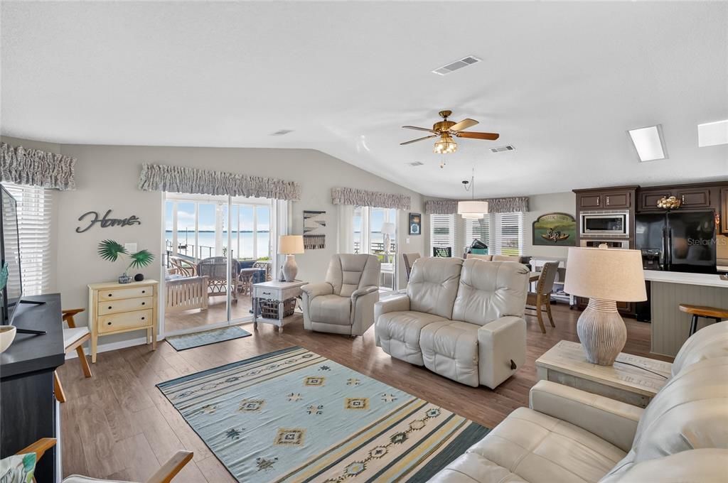 For Sale: $429,000 (2 beds, 2 baths, 1456 Square Feet)