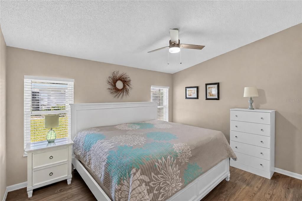 For Sale: $429,000 (2 beds, 2 baths, 1456 Square Feet)