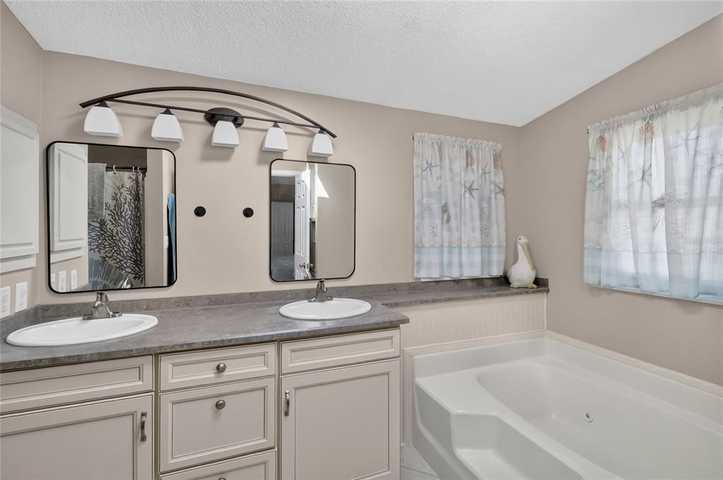 For Sale: $429,000 (2 beds, 2 baths, 1456 Square Feet)