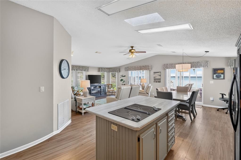 For Sale: $429,000 (2 beds, 2 baths, 1456 Square Feet)