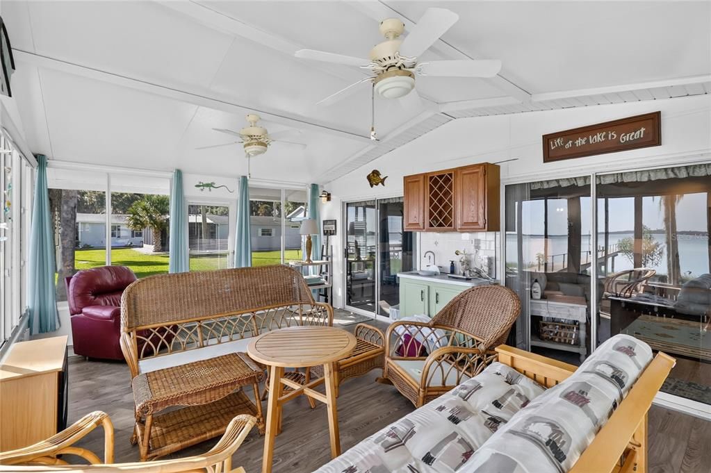 For Sale: $429,000 (2 beds, 2 baths, 1456 Square Feet)