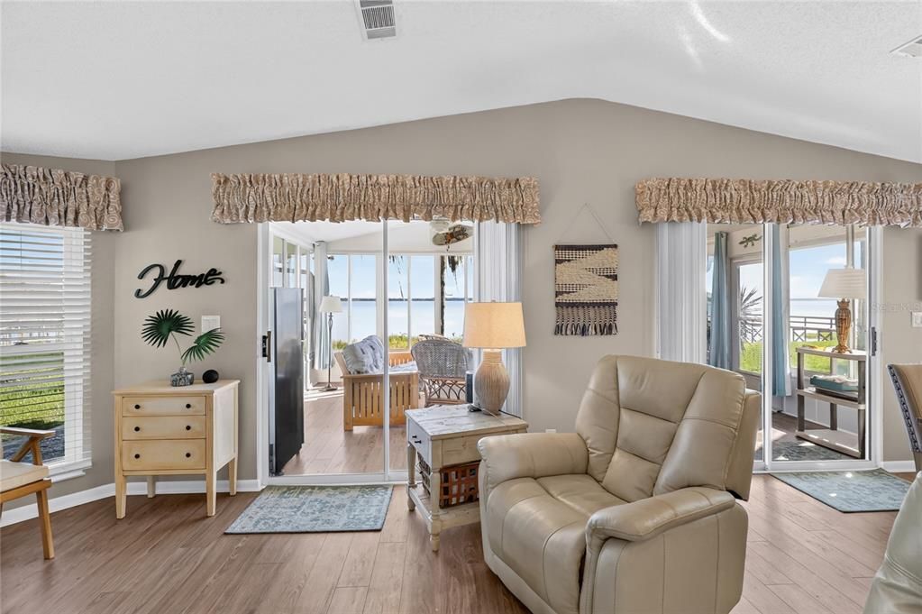 For Sale: $429,000 (2 beds, 2 baths, 1456 Square Feet)
