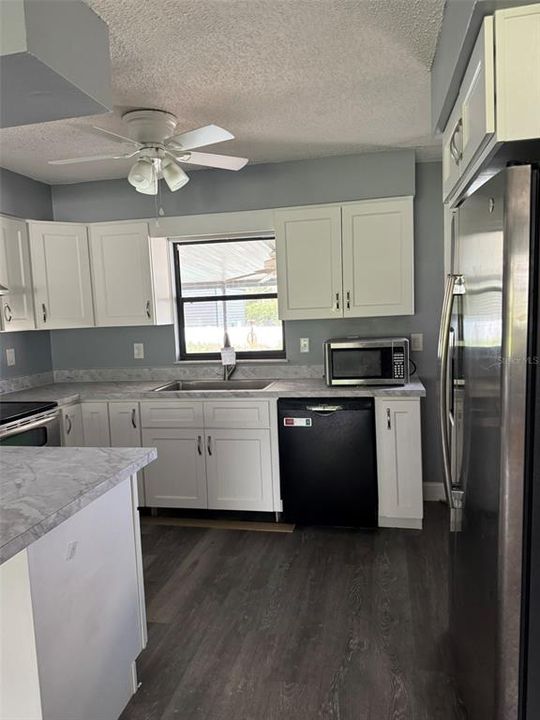 En Venta: $292,500 (3 camas, 2 baños, 1570 Pies cuadrados)