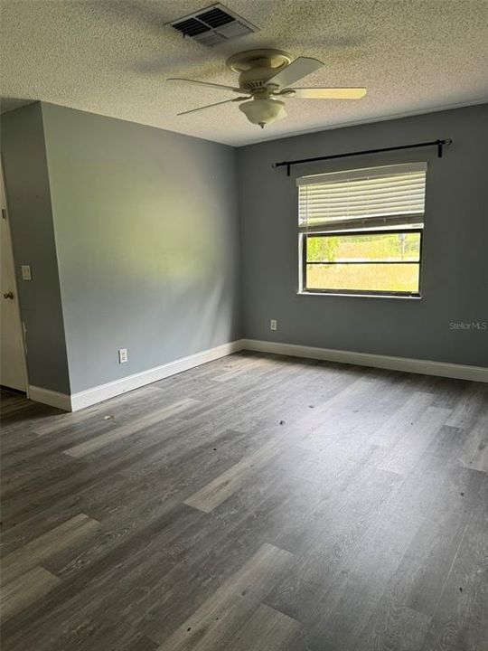 En Venta: $292,500 (3 camas, 2 baños, 1570 Pies cuadrados)
