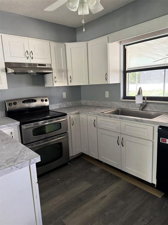 En Venta: $292,500 (3 camas, 2 baños, 1570 Pies cuadrados)