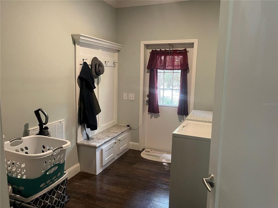 En Venta: $315,000 (4 camas, 2 baños, 2255 Pies cuadrados)