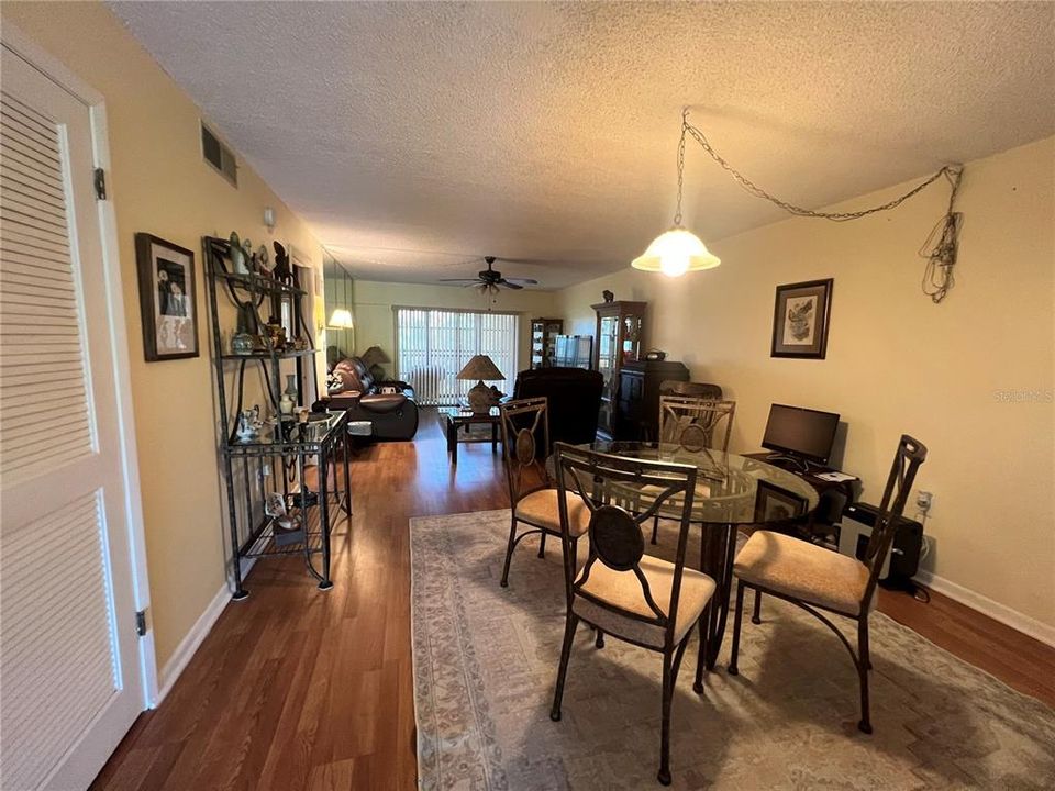 For Rent: $2,250 (2 beds, 2 baths, 1200 Square Feet)