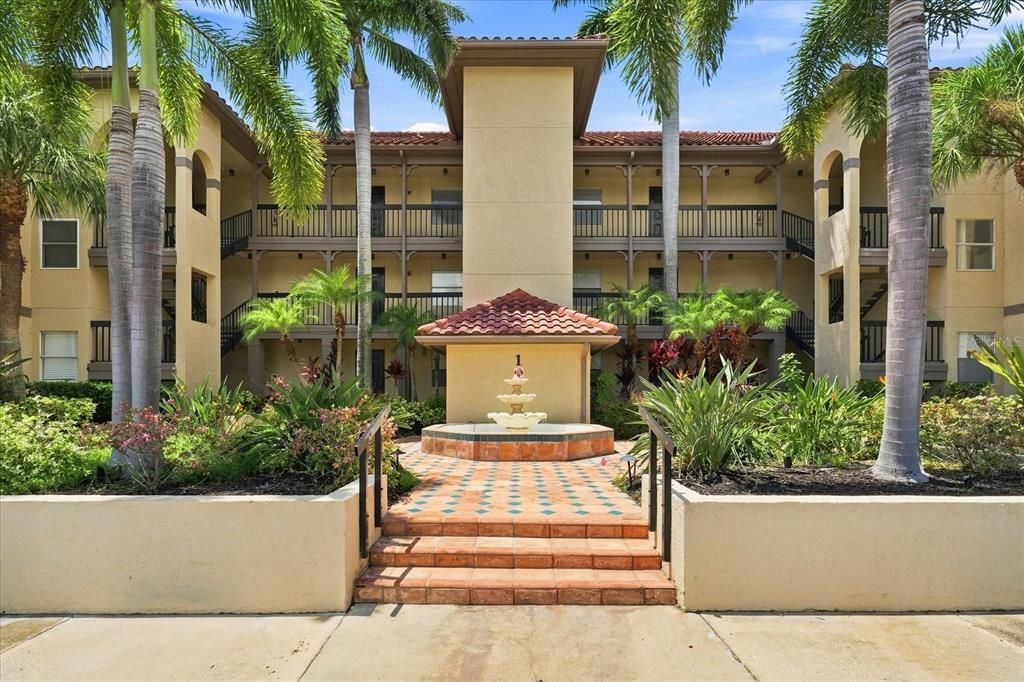 For Sale: $240,000 (2 beds, 2 baths, 1075 Square Feet)