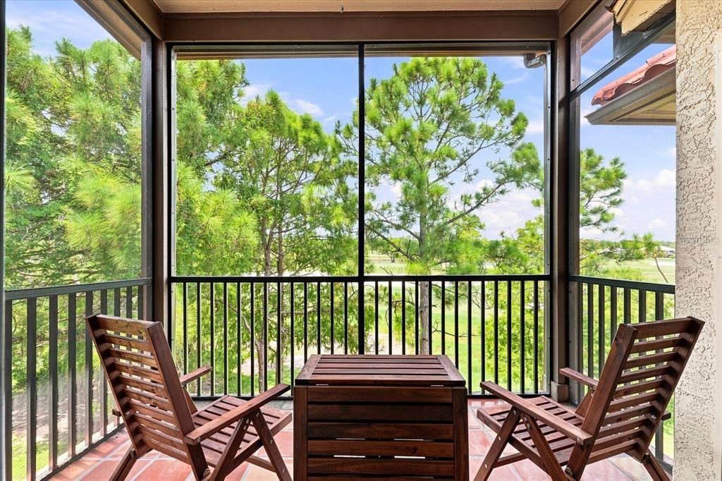 For Sale: $240,000 (2 beds, 2 baths, 1075 Square Feet)