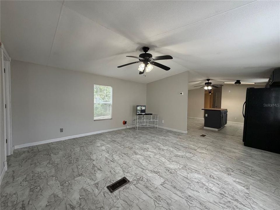For Sale: $159,990 (3 beds, 1 baths, 1080 Square Feet)
