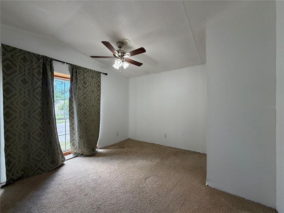 For Sale: $159,990 (3 beds, 1 baths, 1080 Square Feet)