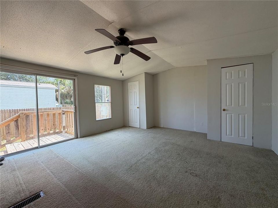 For Sale: $159,990 (3 beds, 1 baths, 1080 Square Feet)