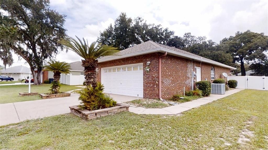 For Sale: $375,400 (3 beds, 2 baths, 1810 Square Feet)